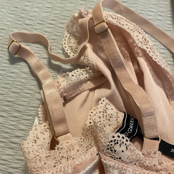 BCBGMaxAzria Women’s Pajama Set with Lace M Pink Babydoll Top Shorts Velvet NWT - Picture 7 of 13